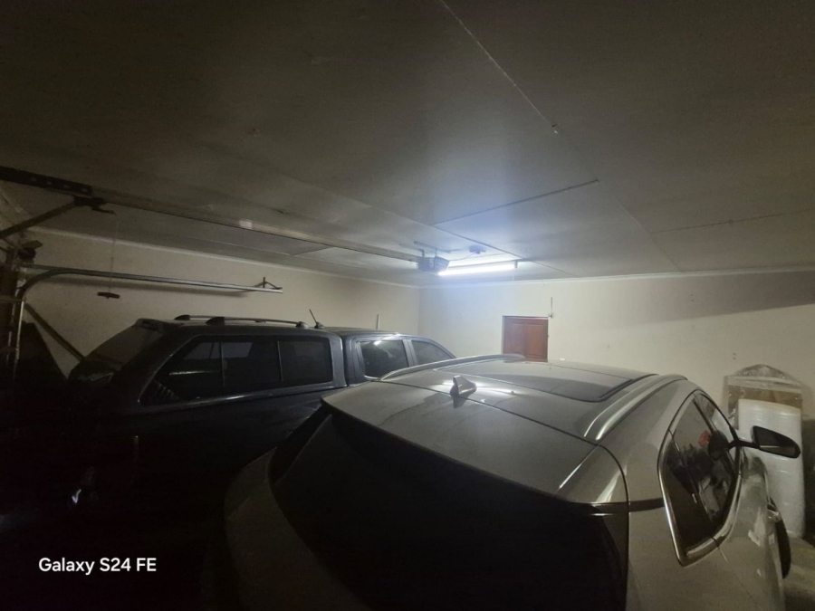 3 Bedroom Property for Sale in Safari Gardens North West